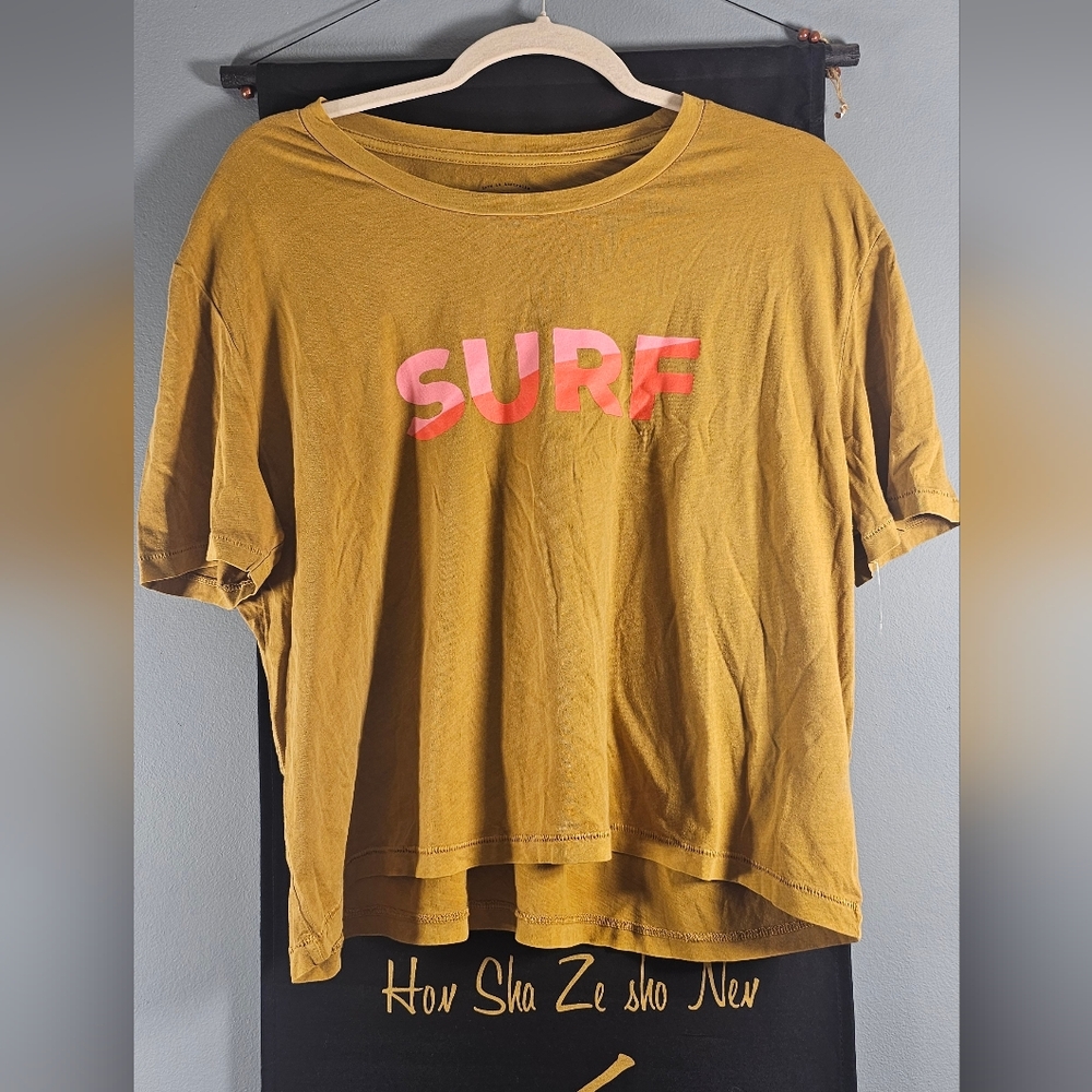 Billabong Surf  Mustard T-Shirt NWOT Large